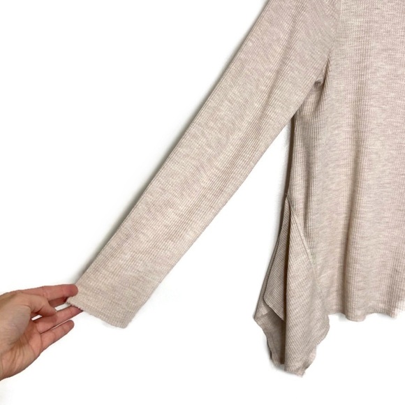 Jane & Delancey Cream Thermal Sharkbite Hem Blouse - Picture 7 of 9